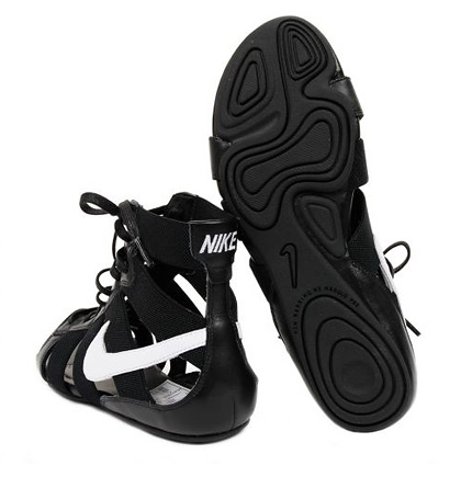 Кроссовки-гладиаторы Nike