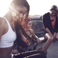 Nike. Женская коллекция для фитнеса весна 2012 