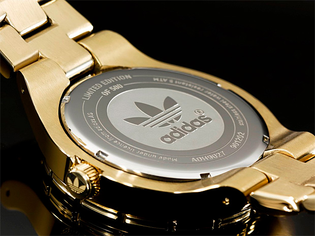 Часы в честь юбилея логотипа adidas Originals