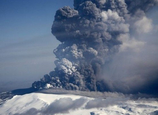 Эш Стаймест и вулканический пепел. Вулкан Эйяфьятлайокудль.