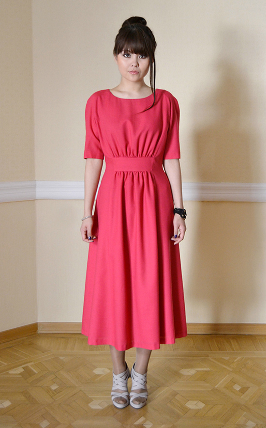 Платье цвета фуксии из коллекции осень-зима 2012-2013 модного дома Kogel