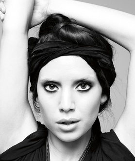 Драматичная история в свежем видео Lykke Li
