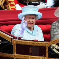 Британская королева представила свой новый необыкновенный экипаж 