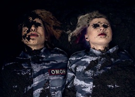 Почему на Украине запретили «Брат-2», о чем новая песня Pussy Riot и другие новости