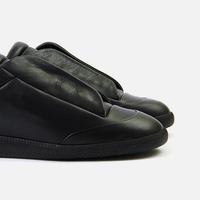 Марка Maison Margiela выпустила летнюю коллекцию мужской обуви 
