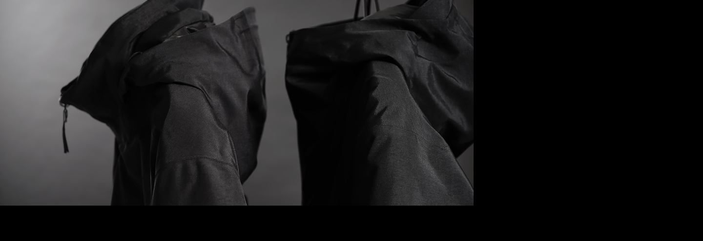 Видеотека: Как создают куртки и плащи