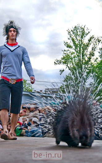 Дефиле в Ленинградском Зоопарке. Санкт-Петербург. Май 2009