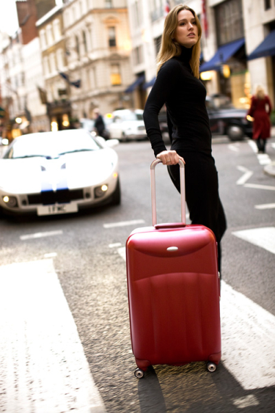 Все дело в колесиках (Samsonite, Москва) Магазин Samsonite. Чемоданы Spinners 2008. Мосвка