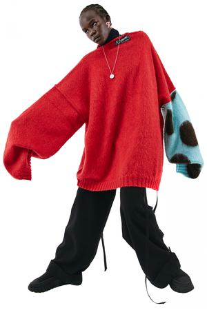 Красный Оверсайз свитер с контрастной вышивкой