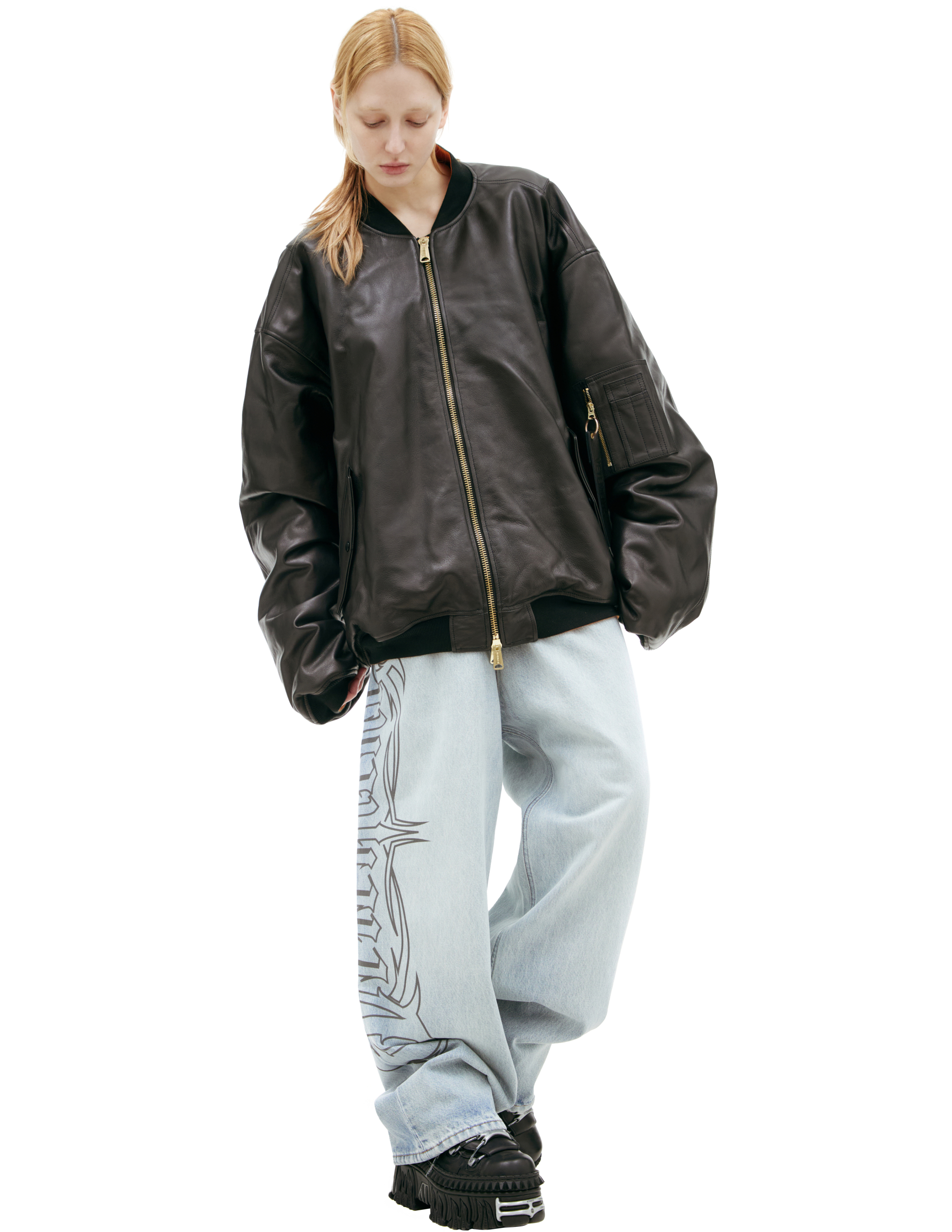 Где купить Черный бомбер из кожи Vetements 