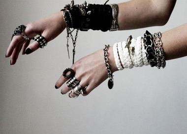  Hands