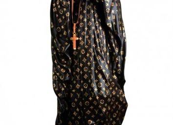  Дева Мария в Louis Vuitton