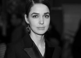  Алена Ахмадуллина лично поздравит покупателей