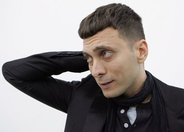  Эди Слиман стал креативным директором YSL