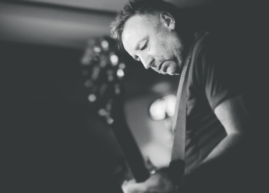 Peter Hook and The Light Perform “Unknown Pleasures” and “Closer” (UK)