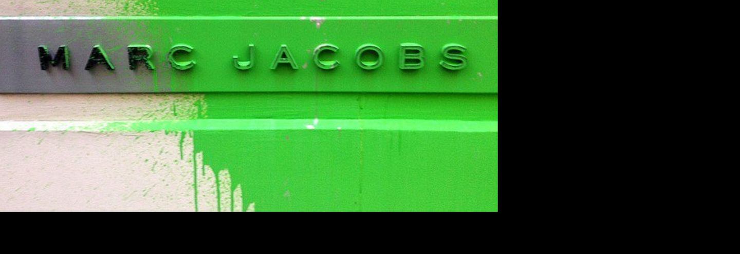 Kidult снова разукрасил магазин Marc Jacobs