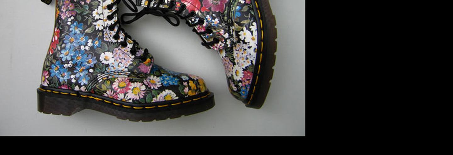 We love: Dr. Martens Floral 1460