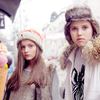 На модели слева свитер Wildfox, кардиган с мехом Alice+Olivia, шапка 1717 Olive,  на модели справа: свитер в пайетках Elizabeth and James, жилет из меха кролика Rockstar, шапка 1717 Olive.