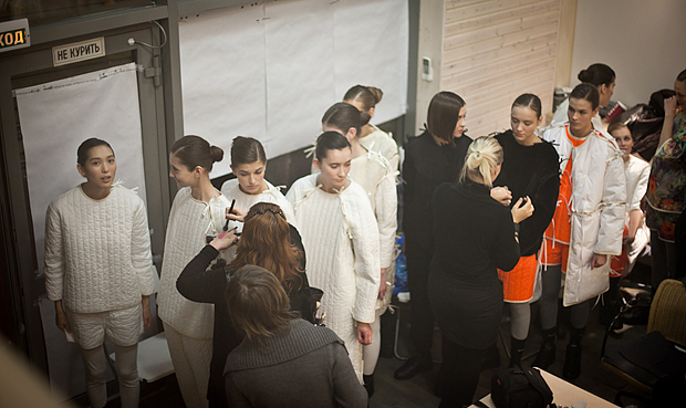 Backstage. Nina Donis. Cycles and Seasons