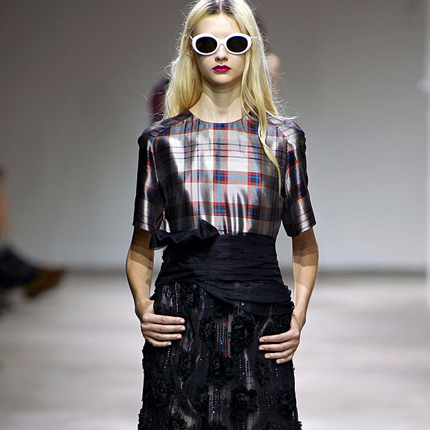 На фото коллекция Dries van Noten весна-лето 2013