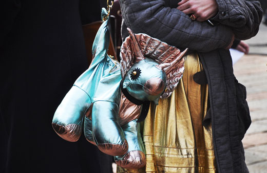 Тенденции моды весна-лето 2010. Сумки. Giles