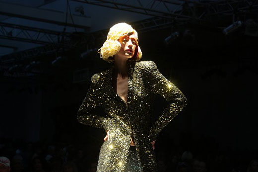 Маниш Арора (Manish Arora) на Aurora Fashion Week.