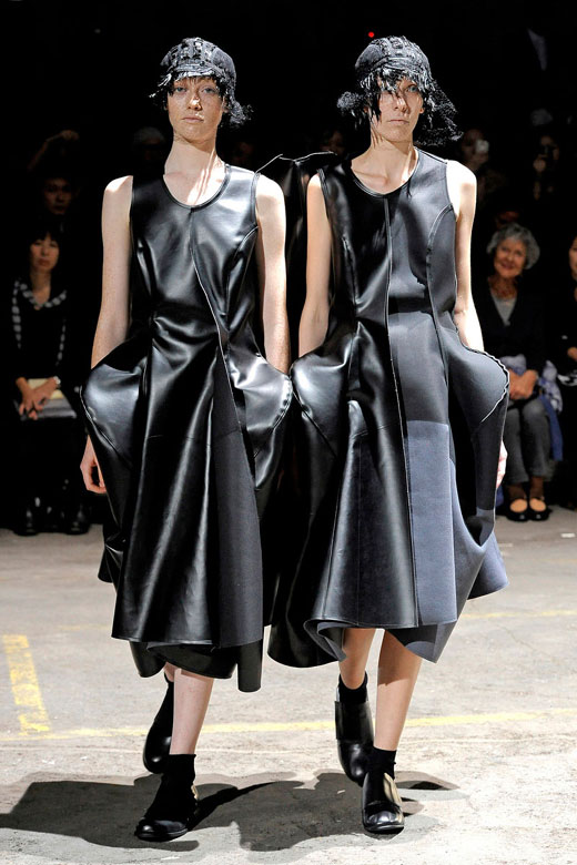 Comme des Garcons Spring-Summer 2011. Париж. 