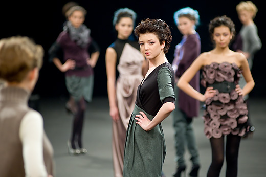 Дефиле на Неве. Фотографии показа коллекции. Дизайнер Татьяна Карначёва