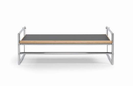 Кушетка. Дизайнер Эйлин Грей. Выставка в галерее дизайна bulthaup. Санкт-Петербург, лето 2012