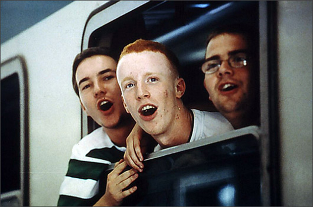 Чужие на районе