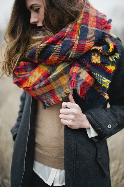 Как завязать шарф на пальто