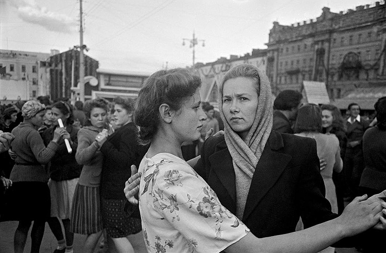 СССР, Москва, 1947 год, фото: Robert Capa