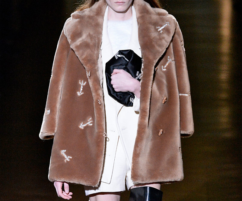 Шуба из искусственного меха Carven