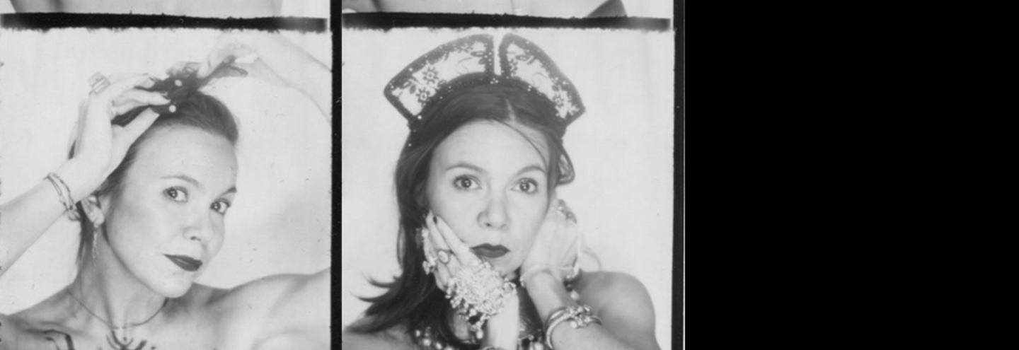 Фотобудка: Наталья Туровникова и крупные украшения