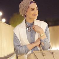  Мусульманка набрала около миллиона подписчиков в Instagram, выкладывая свои фотографии в хиджабе 