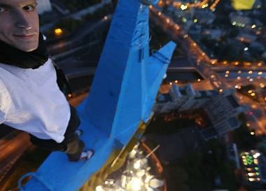  Украинский МИД своих не бросает: руфер Мустанг не будет выдан России