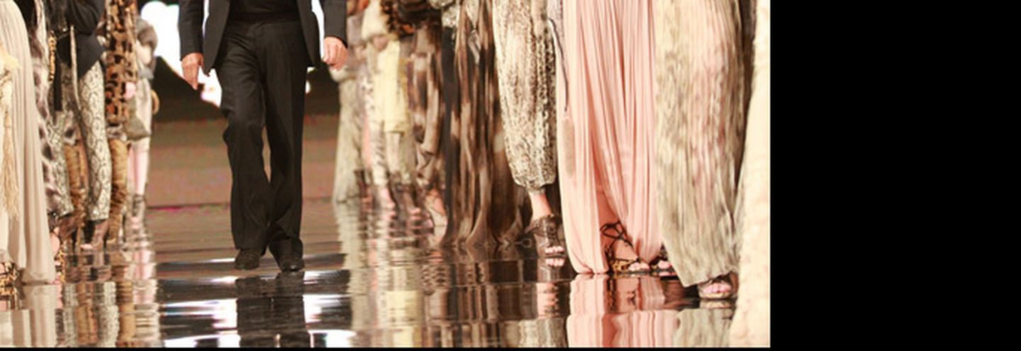 Банк ВТБ купит 70% акций модного дома Roberto Cavalli