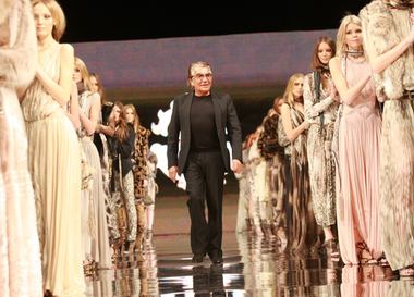  Банк ВТБ купит 70% акций модного дома Roberto Cavalli