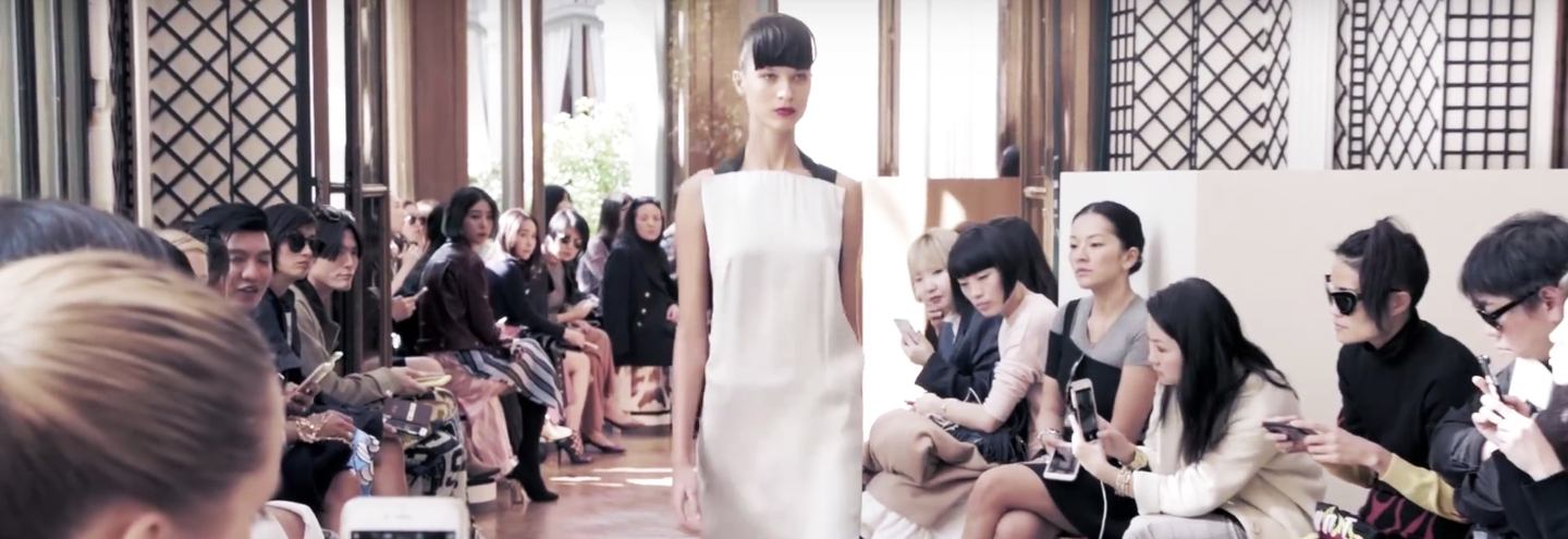 Видео: показ Acne Studios Весна/Лето 2016