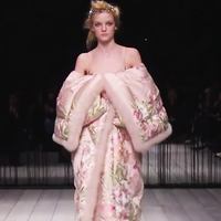 показ Alexander McQueen Осень/Зима 2016-2017 Видео: