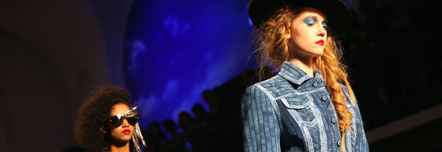 Видео: показ Jean Paul Gaultier Haute Couture Весна/Лето 2017